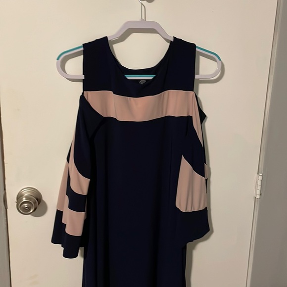 Nina Leonard Dress - Picture 4 of 4